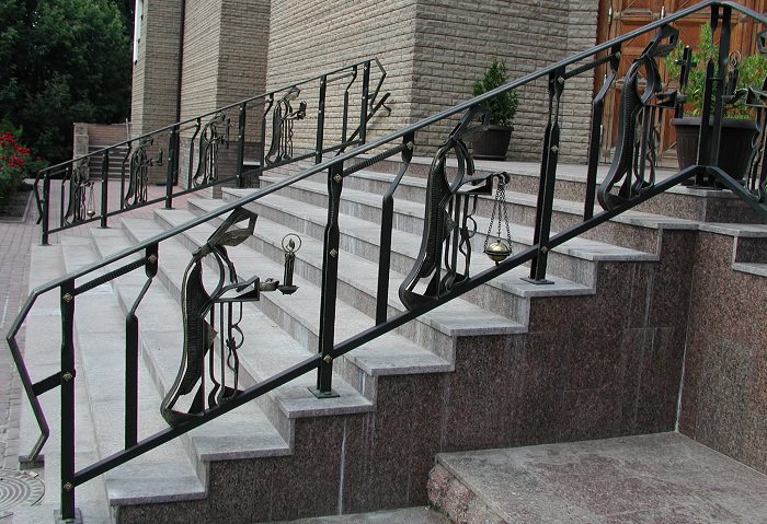 Кованые перила для крыльца своими руками
