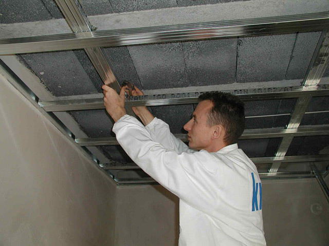 Методика крепления профиля к полотку