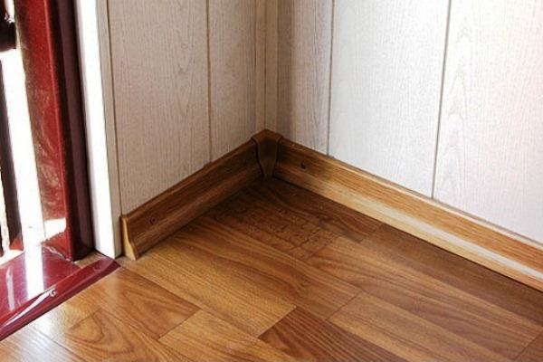 Можно ли класть плитку на линолеум? Можно ли класть плитку на линолеум?